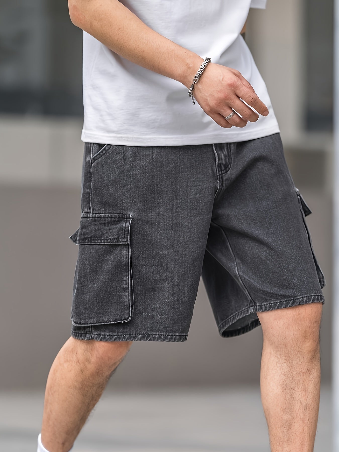 Thijs | Knee-Length Denim Shorts Featuring Pockets