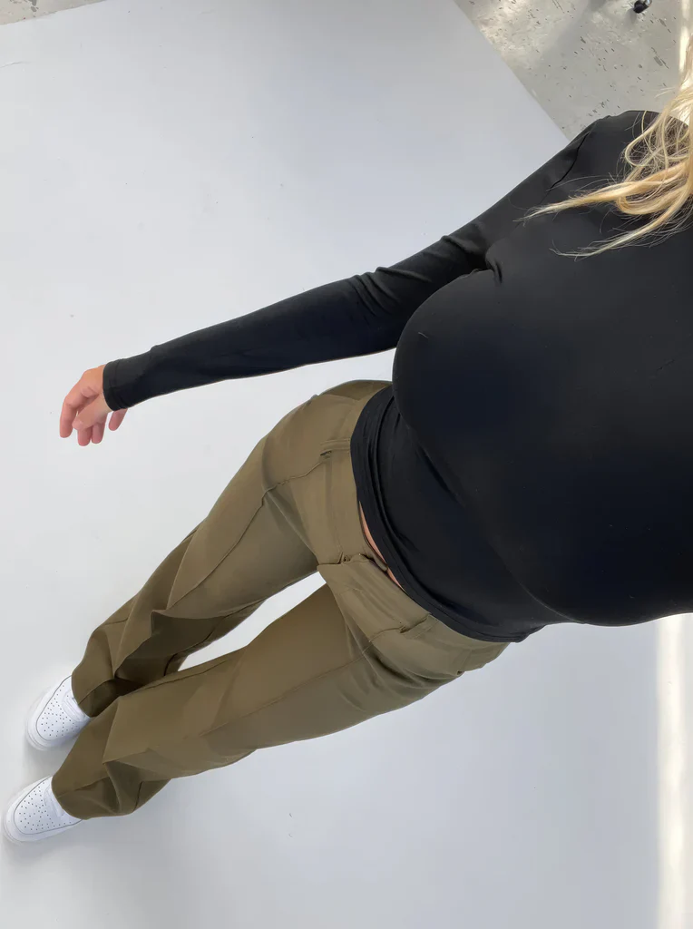 High-Waisted Flared Stretch Trousers for Women with Seam Detail